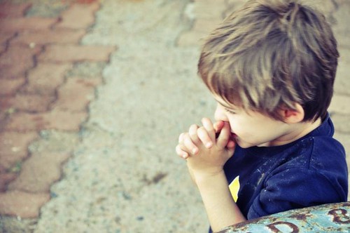 Seth child praying