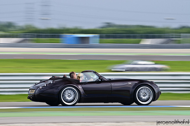 This is the first time I ever see a Wiesmann MF4 Roadster