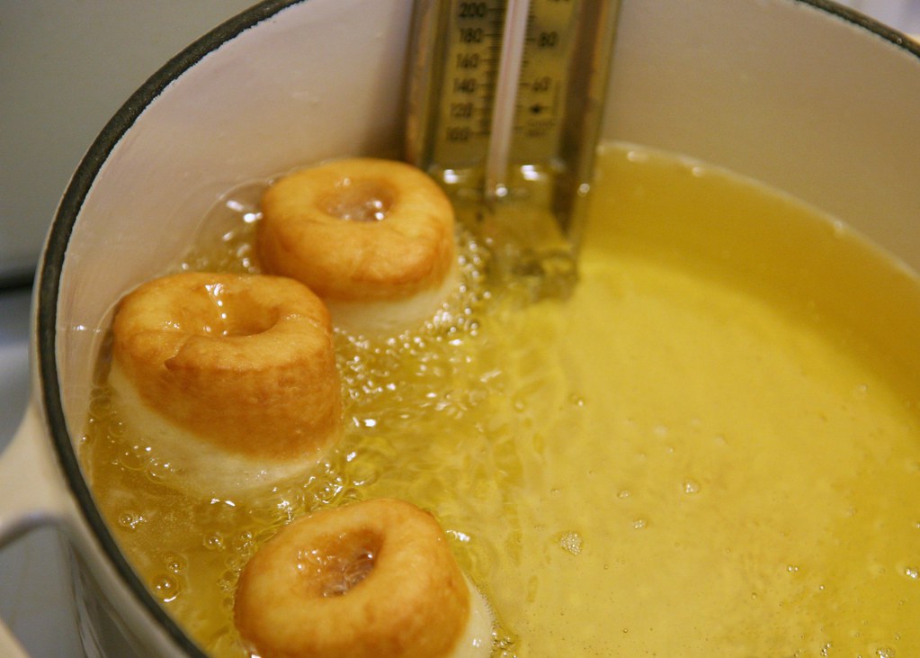 Deep Frying Mini Donuts // IMG_3266-e