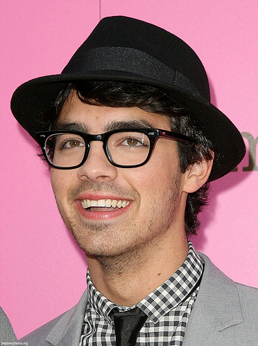 Joe Jonas glasses 3 please comment 