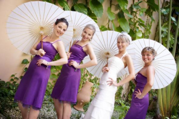 Dignified bridesmaid gowns make the white wedding dress more pure and 