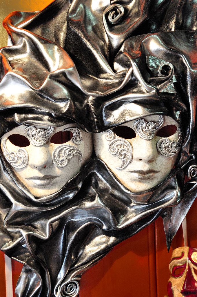 Venetian Carnival Mask - Maschera di Carnevale - Venice Italy - Creative Commons by gnuckx