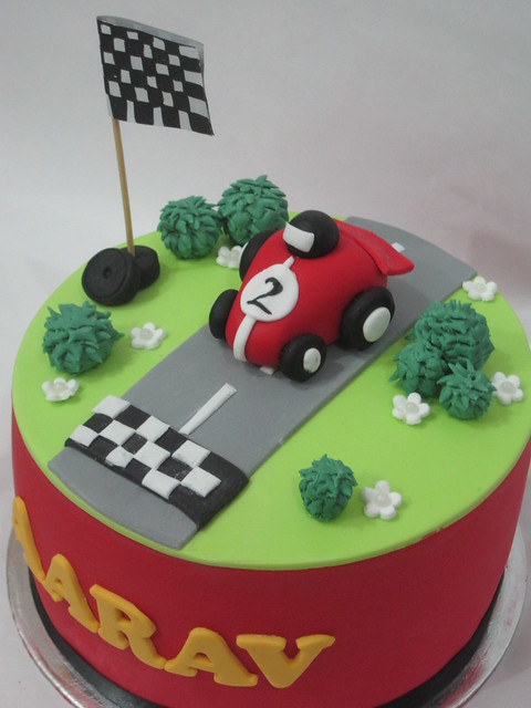 Racing car cake!