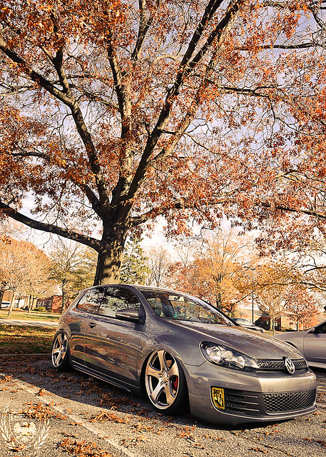 Stan's bagged mk6 GTI tucking some sweet 19 wheels so clean and awesome