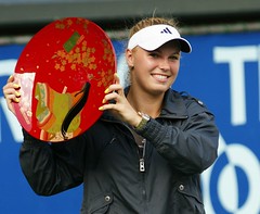 2010.10.02 Wozniacki wins over Dementieva @ Tokyo Final 