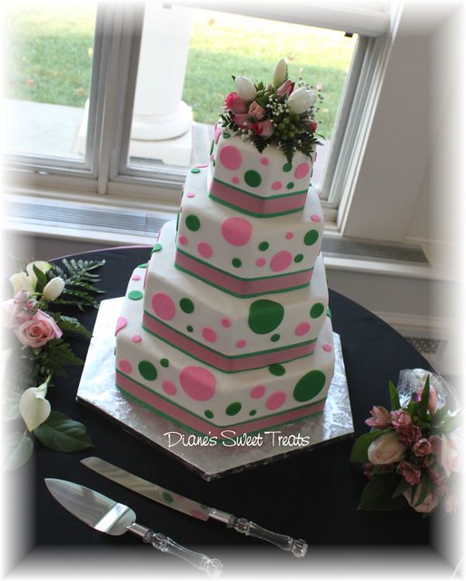  to CT from the mid west for their wedding 4 tiers Hex 6 9 12 and 