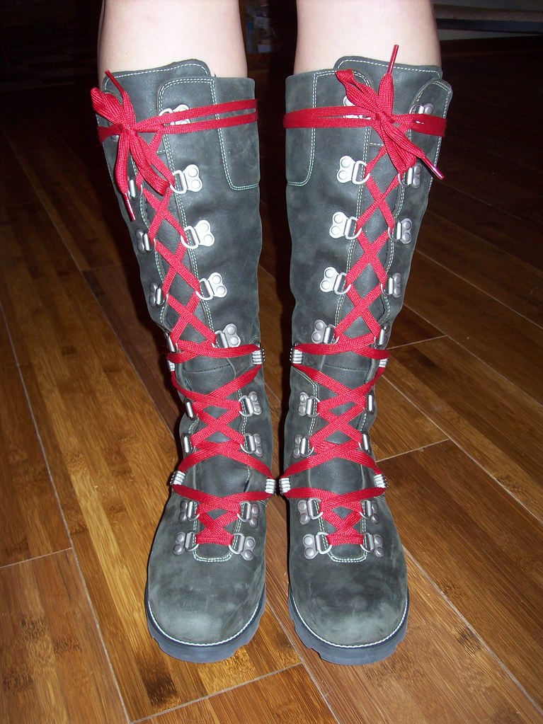 knee high hiking boots