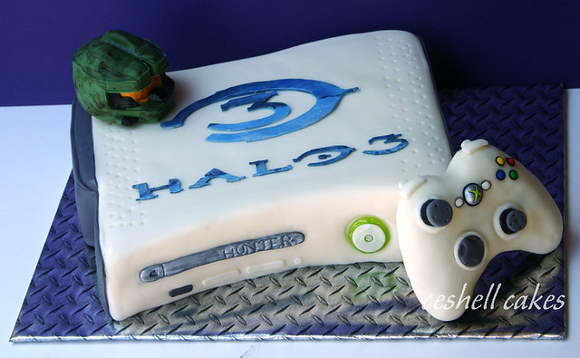 You can find about a gazillion XBox cakes on the internet well 