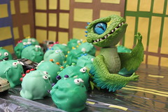 Robots vs Dinos: a baby shower cakeball extravaganza!