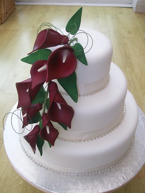red calla lily Wedding cake Cakeebakey