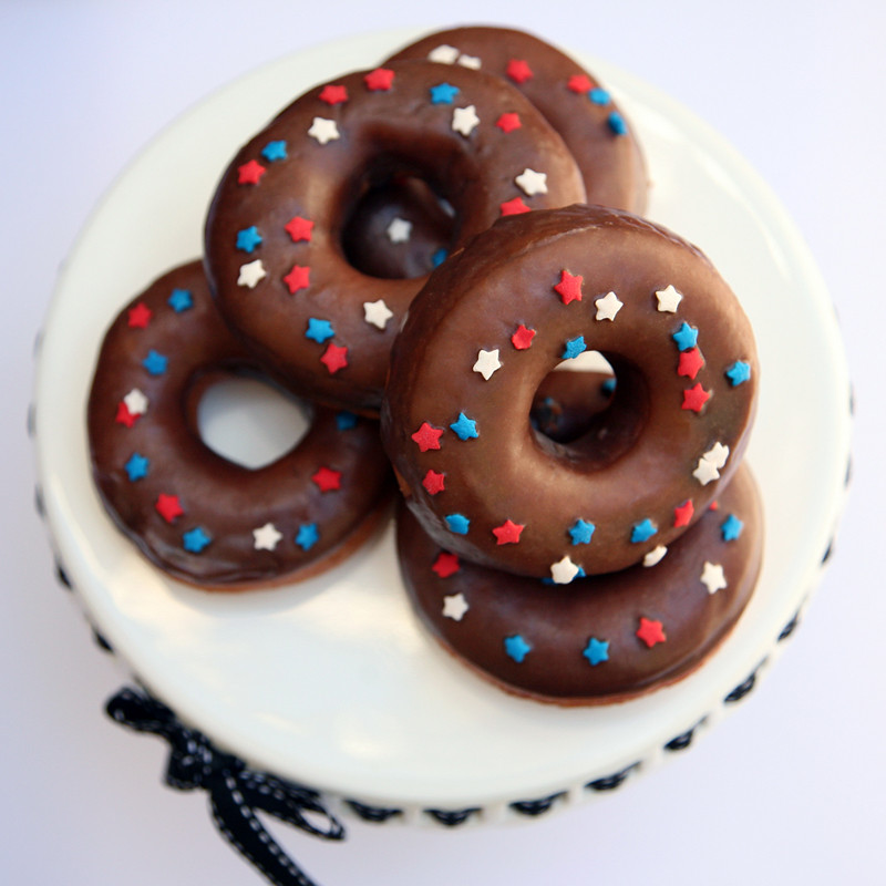 Chocolate Glazed Donuts with Sprinkles for 4th of July // IMG_3319_gawk_sm