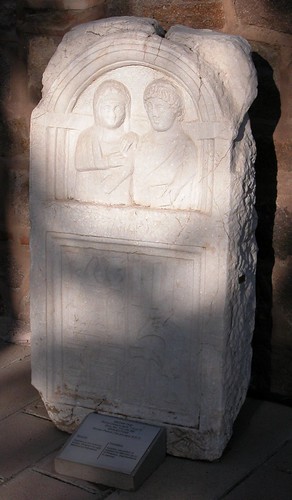 DSCN7774 Pierre tombale, époque romaine, Ier-IIIe s. apr. J.-C.