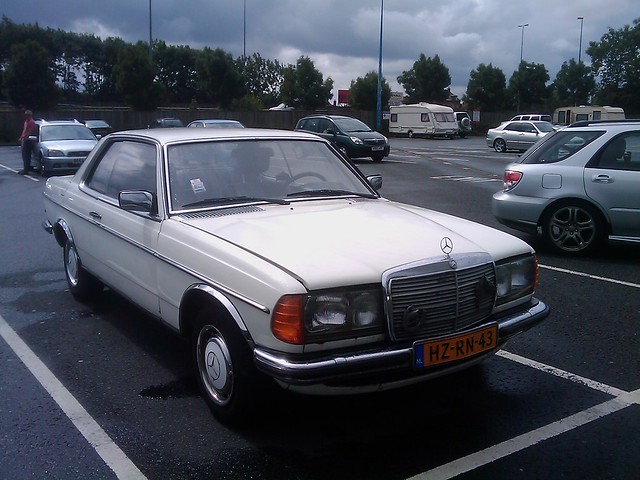 Dutch registered W123 coupe near Liverpool