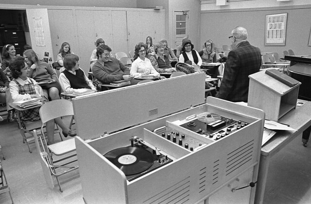 Joslyn Music Annex Classroom_1972_01