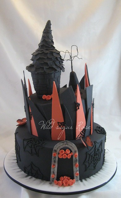 This is shortened version of the Gothic Wedding Cake by Venus Cakes