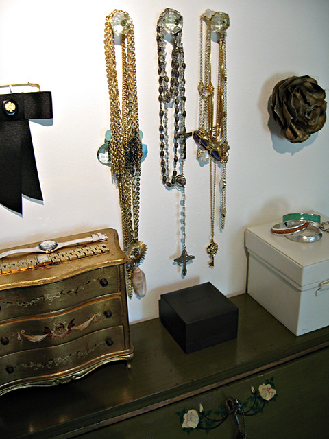 accessories+chains+bows+antique desk