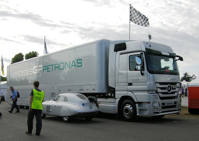 Mercedes Racing Transporter DSCN8171