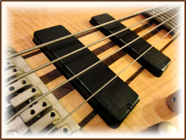 Cort A4 with the lovely Bartolini mk1 pick up Slap that bass