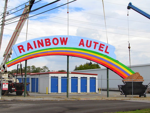 Rainbow Autel (motel) sign