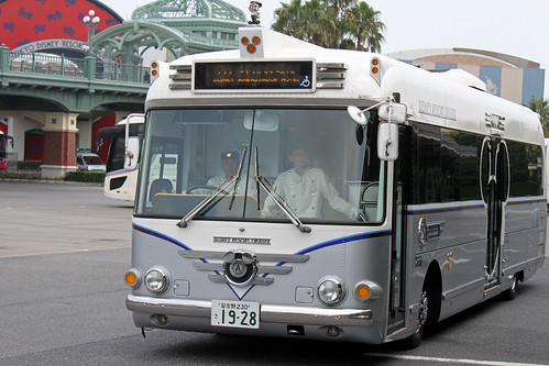 Riding the Disney Resort Cruiser bus