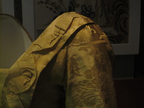 Museum of London: 1760 Chinese silk-damask Dress