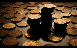 picture of money by Alejandro Jopia from Flickr, used under a CC license. 