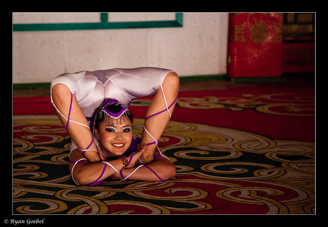 Ouch! - A Mongolian Contortionist