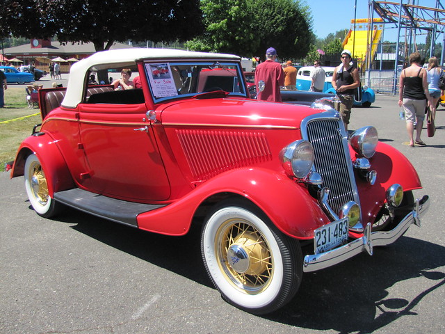 Red 1934 Ford cabriolet