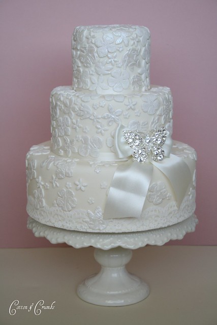 Vintage bridal lace Last display cake finished for Sunday