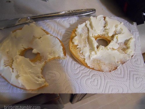 Bagel thin with cream cheese