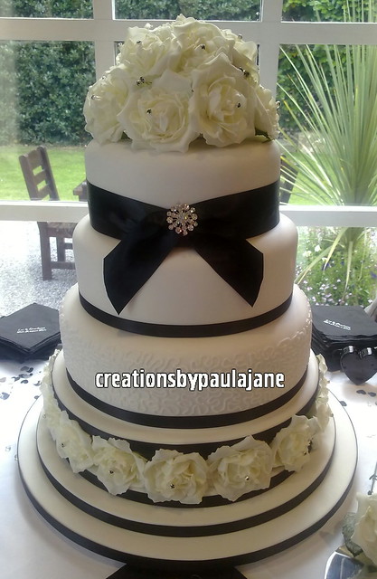 black white and yellow wedding cake