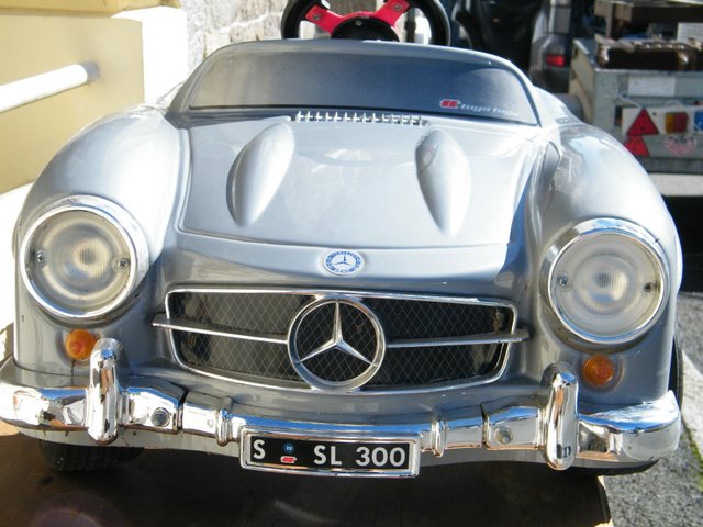 Mercedes sl300 pedal car