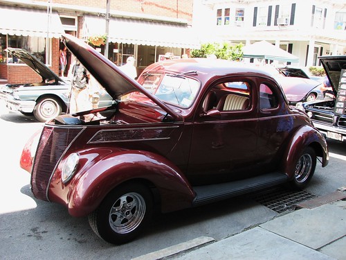 CUSTOM'37 FORD COUPE