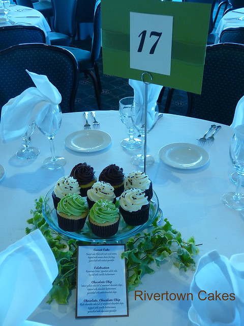 082810 Cupcake Centerpiece Wedding