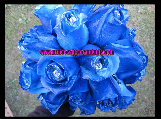 WHite Blue Rose Bouquets wwwprincessdecorandgiftscom