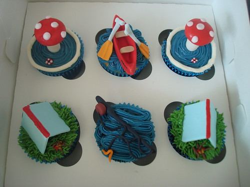 Caravan/Leisure park themed cake and cupcakes