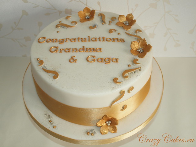 Golden wedding cakes decorations