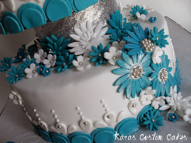 Teal and White Daisy Wedding Cake