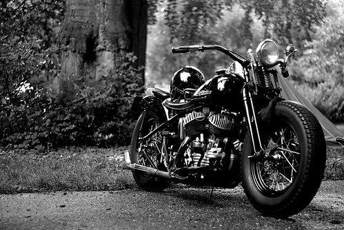 Harley-Davidson BigTwin Flathead - De Oldtimers Rally Rijswijk 2010 by Erik B Photography
