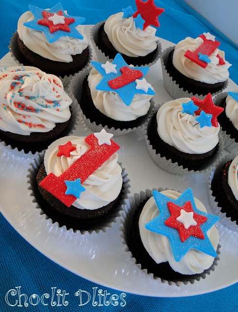 Toastmasters : 4th July cupcakes