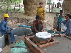 在緬甸的歐客隆新建許多公共廁所(Temple Garden Foundation提供)