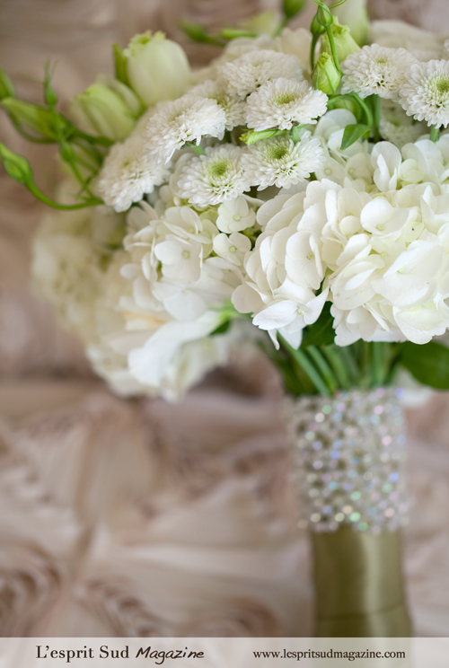 Fashionably white bridal bouquet