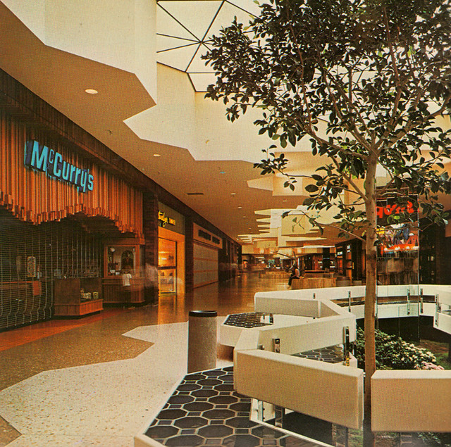 Mc'Currys_Shoppingmall_1973