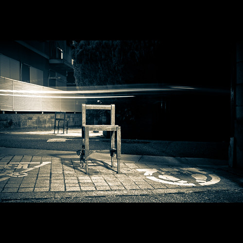 Tortured Chair #2 - 無料写真検索fotoq