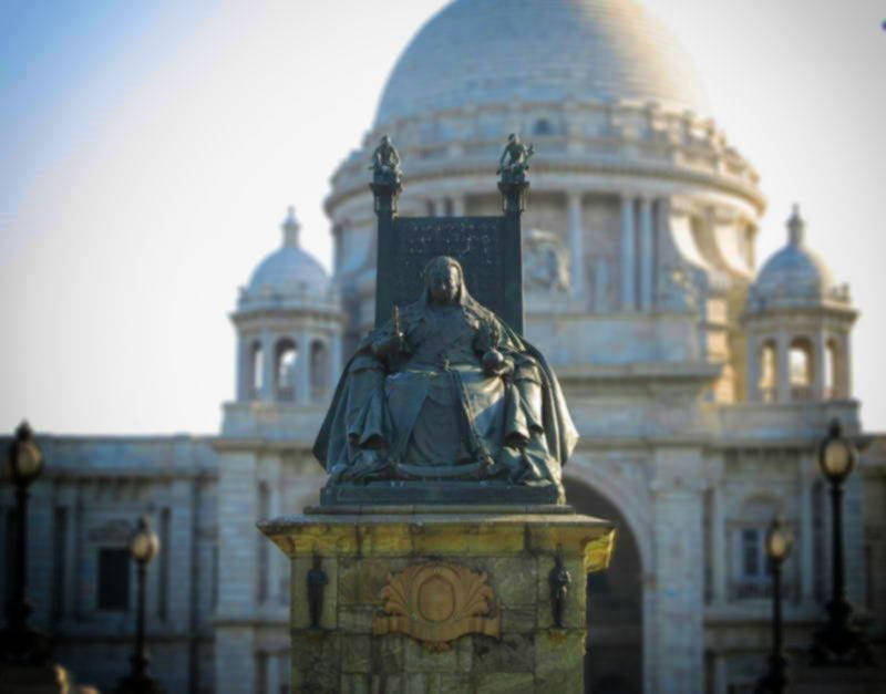 Statue of Queen Victoria (Empress of India, 1 May 1876 – 22 January 1901) in front of Victoria Memorial Hall, Kolkata (calcutta). Credit Karthiknanda