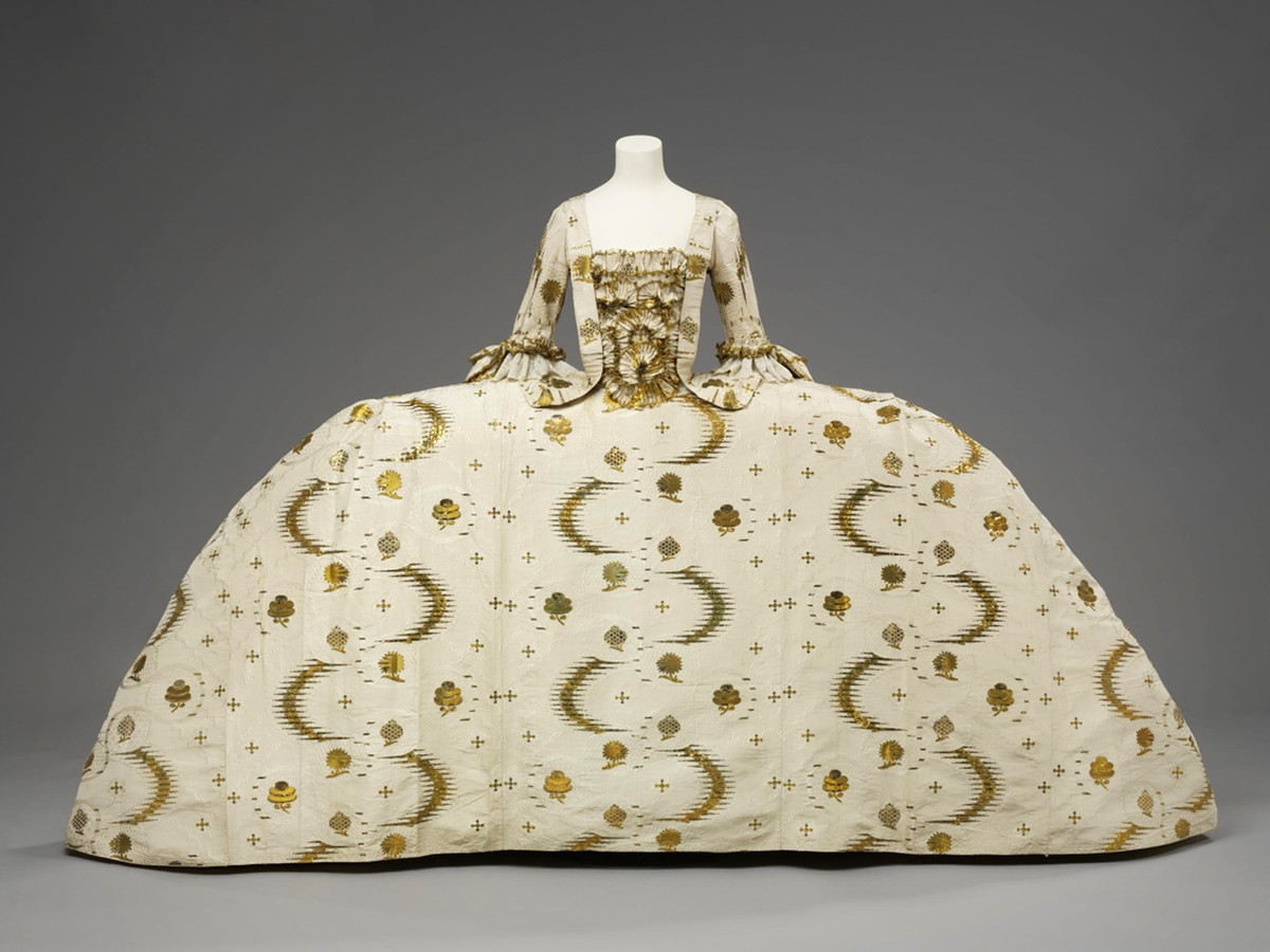 1755 Mantua. England. Silk, silver-gilt thread, linen thread, silk thread, hand-sewn. © Victoria and Albert Museum, London