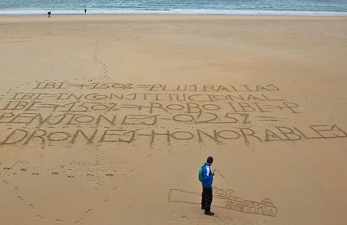 Writing in the sand, San Sebastian