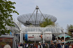 Radioteloskop und Mir-Modul als Requisite