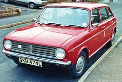 Austin Maxi 1750, in damask red