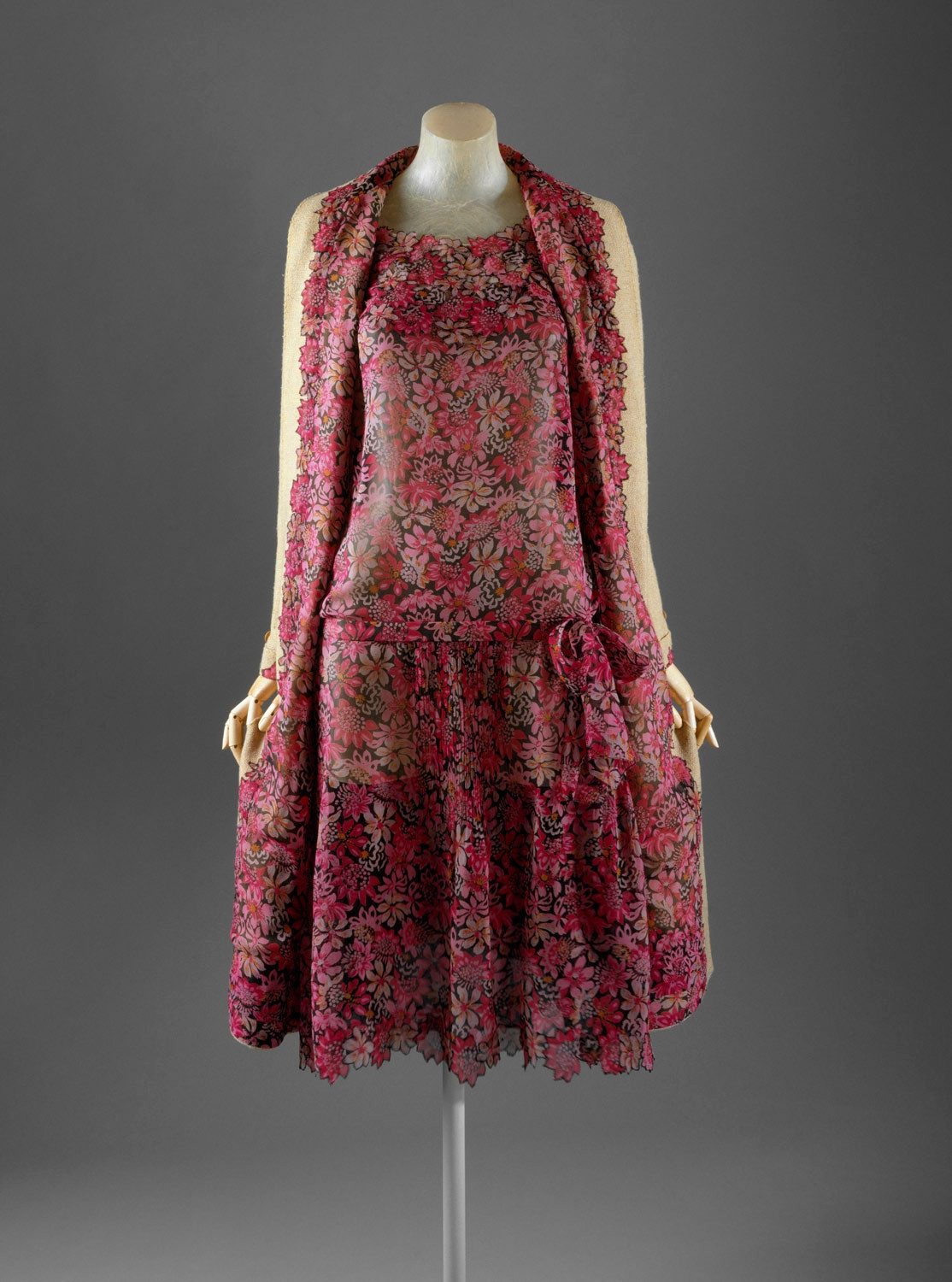 1929 Chanel Ensemble. Silk, wool. metmuseum